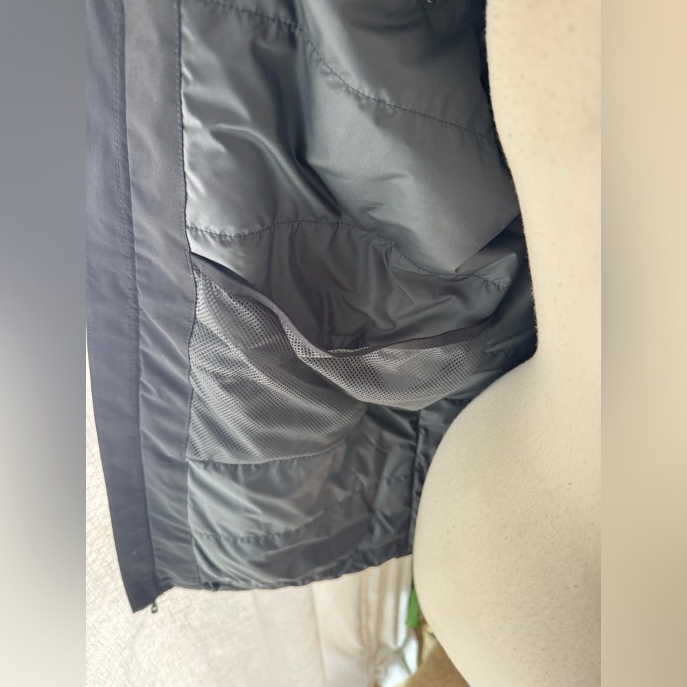 The North Face Men’s Insulated Waterproof Hooded Jacket Black M - Picture 4 of 5